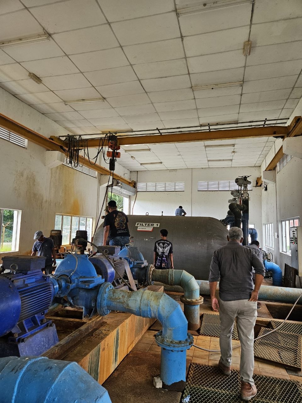 Sand filter media servicing at Felda Sahabat water treatment plant