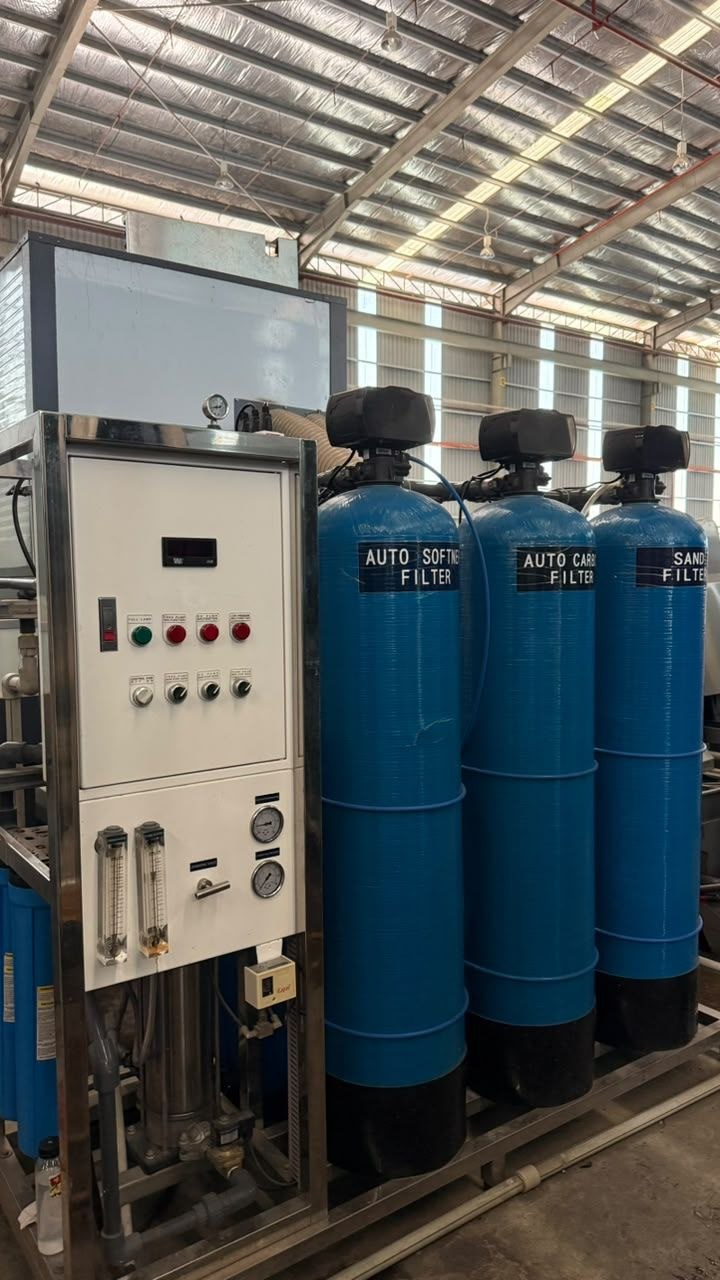 Industrial RO control panel and filter vessels